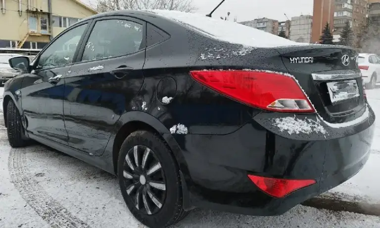 Продам hyundai solaris 2015 г на автомате! С реальным родным пробегом 156000км и с зеленой автотекой! На комплектации в нее входит: климат контроль подогрев передних сидений, 4 стеклоподъемника, мульти руль. С подогревом. Машина в очень хорошим состоянии! И за все свою эксплуатацию у машины был 1 хозяина. По техники все работает как часы! По ходовой плывет, нечего не гремит не стучит, нет посторонних звуков. Коробка работает так как должна работать! Все передачи включаются идеально без пинков! Все остальные вопросы по телефону +7949 416 83 45 тут и телеграм цена 970.000₽
📞 Звоните: +7(949)4168345 - фотография - 4