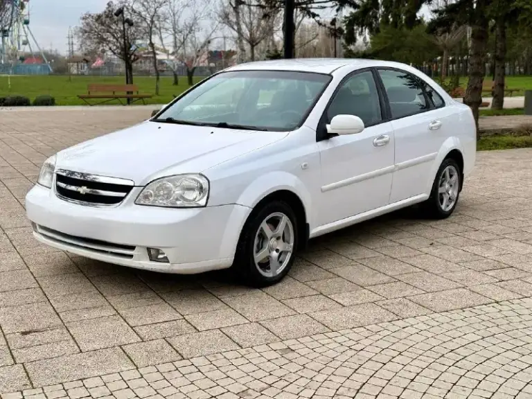 🚙Марка: chevrolet lacetti ⚙️двигатель: 1.6 ⛽️вид топлива: бензин 📅год выпуска: 2008 💴цена:.610 000руб торг обмен 🗺️пробег:187.000 км 📦:кпп :механика автомобиль в хорошем состоянии вложений никаких не требует кузов без нареканий жучков рыжиков нету салон в отличном состоянии не протёртый не прокуренный техническая часть на отлично недавно прошел полная то по комплектации четыре стеклоподъемника электро зеркала датчик дождя датчик света камера заднего вида имеются задние парктроники стоит android планшет зимняя резина новая + летняя в комплекте все остальные доп вопросы по телефону +79495000534 📍•город мариуполь
📞 Звоните: +7(949)5000534 - фотография - 2