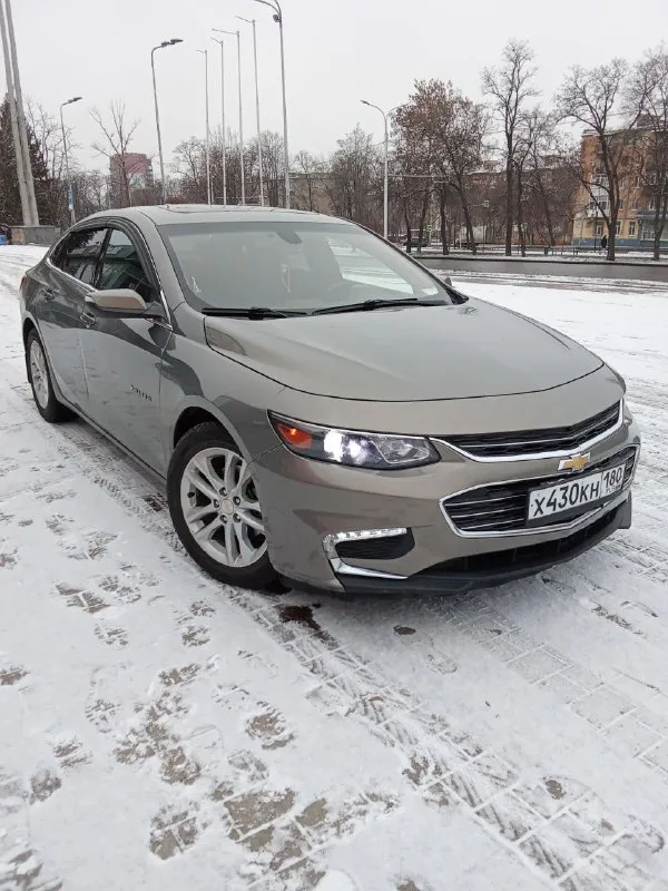 Chevrolet malibu, 2017, (вин: 2018), 1,5,160 л. С. Автомат. Пробег 170000 км. В отличном состоянии. Авто на новой зимней резине. (новая летняя резина в комплекте). Неплохая комплектация: бесключевой доступ, кнопка старт-стоп, система старт-стоп, автозавод с ключа, люк (панорама), магнитола с car play, камера заднего вида, круиз-контроль, led лампы в фарах, хороший видеорегистратор с 3 камерами( перед, зад, салон), и. Т. Д. Все стекла заводские, включая лобовое. Ходовая, двигатель-отлично. 2 владельца. Штрафов, ограничений нет. Собственник. 1330000 рублей. +79493043638; +79495966461 - фотография - 2