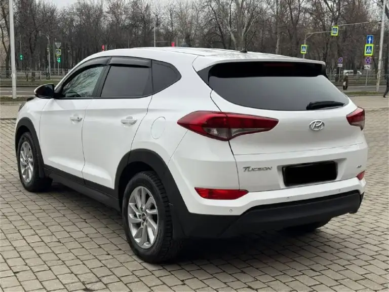 Huyndai tucson официал
4Wd (подключаемый полный привод )
2016 Год выпуска
Двигатель 2.0 бензин
Коробка автомат
Пробег родной 146 тыс. Км
Автомобиль в отличном состоянии,
Капот в бронепленке, без сколов и царапин !
Кузов без дтп весь в заводском окрасе !
Обслужен от а до я не какого вложения не требует !
Хорошая комплектация,
Кожаный салон,
Датчики света, и дождя,
Подогревы всех сидений,
Роздельный климат контроль,
Круиз контроль,
Большой монитор с камерой заднего вида,
И многое другое !
Г. Донецк
Цена 1.835 тыс. ₽
Звоните остальное по тел.
+79495210905
📲 Tg: r. B
📞 Звоните: +7(949)5210905 - фотография - 3