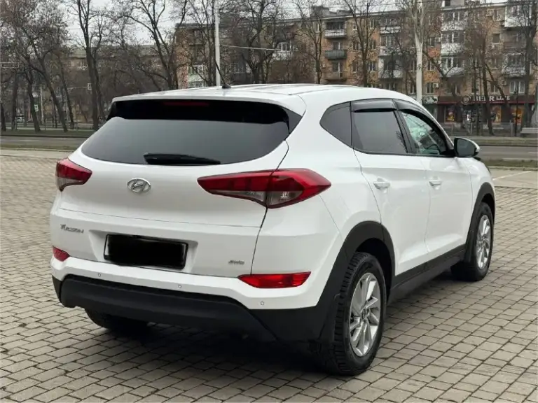 Huyndai tucson официал
4Wd (подключаемый полный привод )
2016 Год выпуска
Двигатель 2.0 бензин
Коробка автомат
Пробег родной 146 тыс. Км
Автомобиль в отличном состоянии,
Капот в бронепленке, без сколов и царапин !
Кузов без дтп весь в заводском окрасе !
Обслужен от а до я не какого вложения не требует !
Хорошая комплектация,
Кожаный салон,
Датчики света, и дождя,
Подогревы всех сидений,
Роздельный климат контроль,
Круиз контроль,
Большой монитор с камерой заднего вида,
И многое другое !
Г. Донецк
Цена 1.835 тыс. ₽
Звоните остальное по тел.
+79495210905
📲 Tg: r. B
📞 Звоните: +7(949)5210905 - фотография - 4