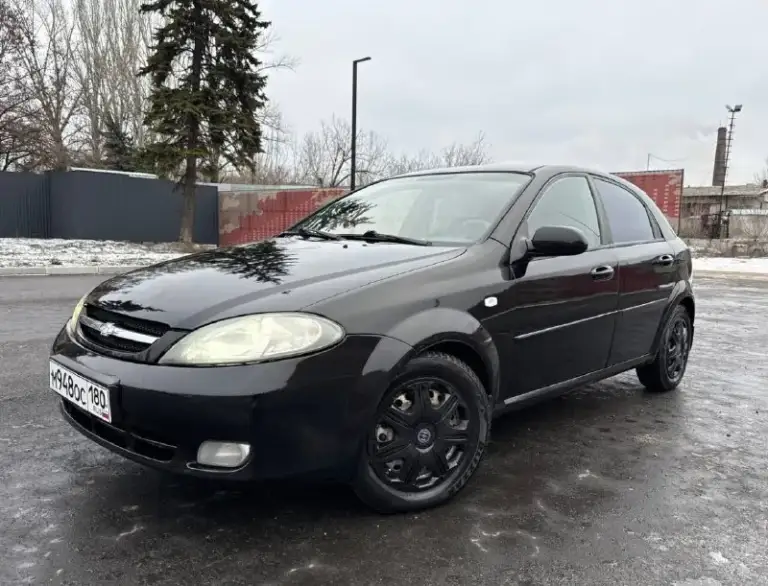 Chevrolet lacetti 1.6 ат

Цена: 520 000
Город: донецк
Год выпуска: 2007
Пробег: 147 000км
Двигатель: 1.6
Топливо: бензин
Кпп: автомат
Собственник: да
Телефон: +79493084655 (тг на этом же номере, могут быть проблемы со связью)

Техническое состояние отличное.
Днище и пороги -🔥🔥🔥
4 Эсп.
Кондиционер.
Парктроники.
Шумоизоляция дверей.
Магнитола с bluetooth
2 Комплекта резины на дисках. - фотография - 1