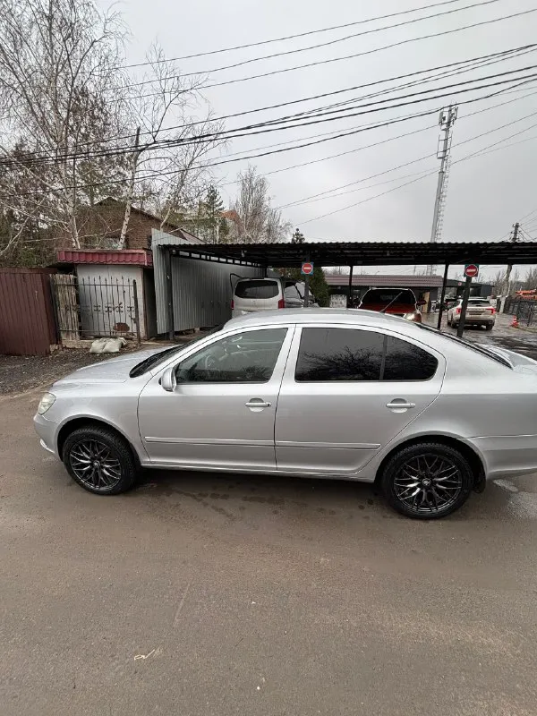 Skoda octavia a5 2012 рестайлинг 1.8 tsi
Пробег 185000
На обычном автомате asin
Автомобиль в хорошем состоянии
Чистая автотека
Новая зимняя резина r17 на хороших дисках
Двигатель работает отлично, не троит, не дымит, масло не расходует!
Ходовая работает отлично без лишних шумов, стуков и т. Д!
Коробка работает отлично во всех режимах
Автомобиль полностью обслужен
Климат, подогрев передних сидений, датчик дождя и света, подогрев зеркал и заднего стекла, парктроник задний.
Осмотр: донецк - горловка
Цена 1 150 000₽ торг
+79494214166
📞 Звоните: +7(949)4214166 - фотография - 3