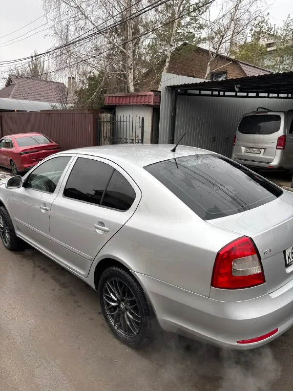 Skoda octavia a5 2012 рестайлинг 1.8 tsi
Пробег 185000
На обычном автомате asin
Автомобиль в хорошем состоянии
Чистая автотека
Новая зимняя резина r17 на хороших дисках
Двигатель работает отлично, не троит, не дымит, масло не расходует!
Ходовая работает отлично без лишних шумов, стуков и т. Д!
Коробка работает отлично во всех режимах
Автомобиль полностью обслужен
Климат, подогрев передних сидений, датчик дождя и света, подогрев зеркал и заднего стекла, парктроник задний.
Осмотр: донецк - горловка
Цена 1 150 000₽ торг
+79494214166
📞 Звоните: +7(949)4214166 - фотография - 4