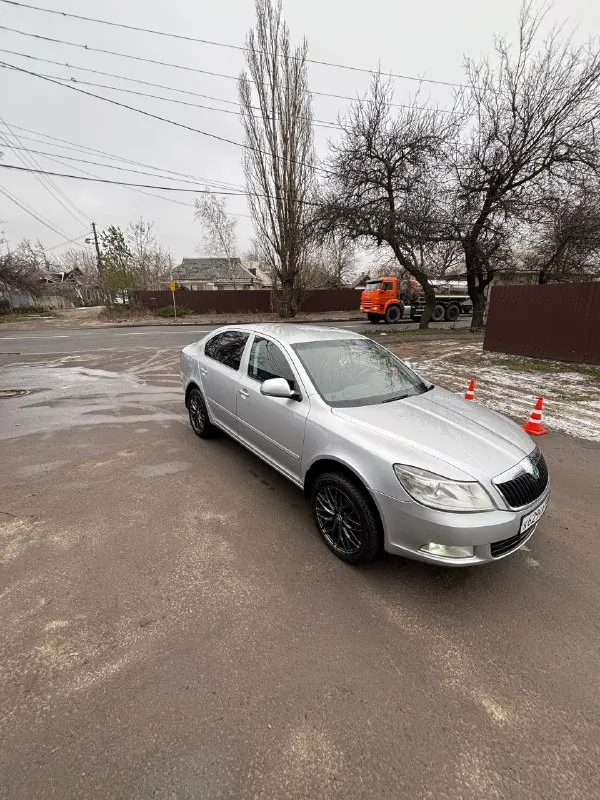 Skoda octavia a5 2012 рестайлинг 1.8 tsi
Пробег 185000
На обычном автомате asin
Автомобиль в хорошем состоянии
Чистая автотека
Новая зимняя резина r17 на хороших дисках
Двигатель работает отлично, не троит, не дымит, масло не расходует!
Ходовая работает отлично без лишних шумов, стуков и т. Д!
Коробка работает отлично во всех режимах
Автомобиль полностью обслужен
Климат, подогрев передних сидений, датчик дождя и света, подогрев зеркал и заднего стекла, парктроник задний.
Осмотр: донецк - горловка
Цена 1 150 000₽ торг
+79494214166
📞 Звоните: +7(949)4214166 - фотография - 8