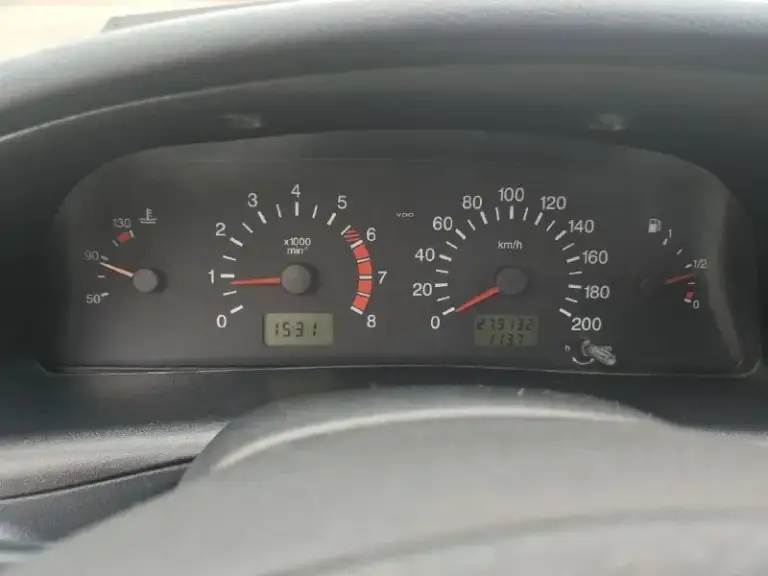 В продаже chevrolet нива 2007 года. Цена 699999руб торг у капота. Внимательно читаем описание!!! 👇 стоит в стс и птс вписано пробег на одометре 280 000км по машине много чего сделано: новый двигатель, только прошел обкатку. Заменено сцепление. Коробка не хрустит не выбивает. Перебрана полностью ходовая. Обслужена тормозная система с заменой тормозной магистрали, колодок, заднего барабана и т. Д. Стоит новая печка, заменены все патрубки. Новый бак с топливной станцией и магистралью. Перебран генератор. Заменены все жидкости. Заменено множество датчиков. Рулевой редуктор, подшипники ступиц. 2 комплекта свежей резины. В общем в машине из старого остался только кузов и тот в хорошем состоянии, на фото видно. От машины не избавляюсь, стоит без дела. В целом кому нужен внедорожник без вложений звоните по номеру: +7 949 468 27 07 осмотр в донецке
📞 Звоните: +7(949)4682707 - фотография - 8