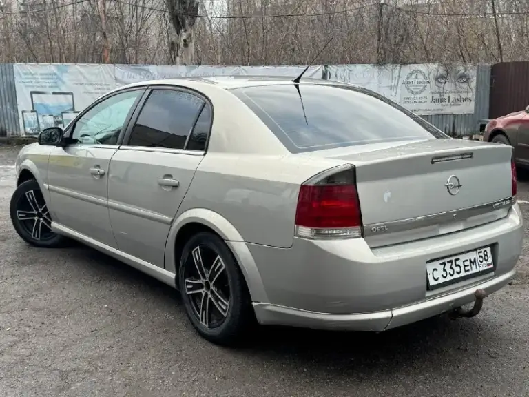 Продам срочно opel вектра с рестайлинг, 2.2 механика. Едет очень бодро хорошая комплектация: мультируль, полный электро пакет регулировка зеркал и 4 стеклоподъемника, центральный замок, хорошая музыка, подогревы сидений, двухзонный климат контроль, салон кожа состояние сидений идеальное, магнитола на андроиде, салон чистый опрятный, стоят красивые диски с хорошей зимней резиной. По машине проводилось много работ, а именно: замена сцепления, коробки, выжемного, бензонасоса, масло в двигателе меняли 2800км назад, аккумулятор новый. Остальные вопросы по +79499826202 цена 420 тысяч рублей + хороший торг.
📞 Звоните: +7(949)9826202 - фотография - 1
