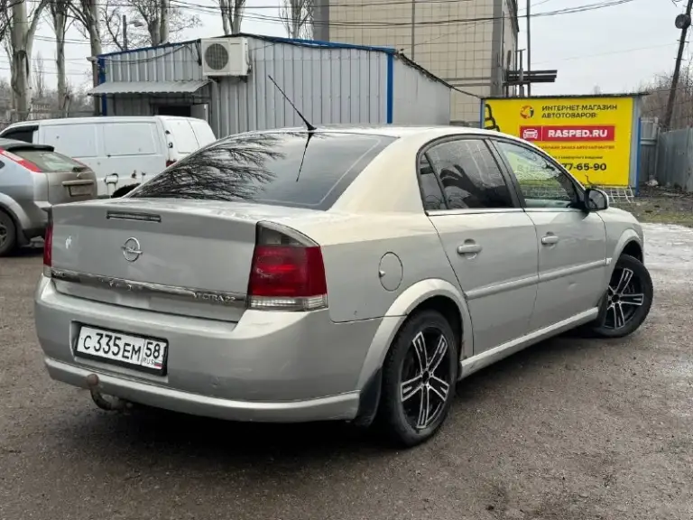 Продам срочно opel вектра с рестайлинг, 2.2 механика. Едет очень бодро хорошая комплектация: мультируль, полный электро пакет регулировка зеркал и 4 стеклоподъемника, центральный замок, хорошая музыка, подогревы сидений, двухзонный климат контроль, салон кожа состояние сидений идеальное, магнитола на андроиде, салон чистый опрятный, стоят красивые диски с хорошей зимней резиной. По машине проводилось много работ, а именно: замена сцепления, коробки, выжемного, бензонасоса, масло в двигателе меняли 2800км назад, аккумулятор новый. Остальные вопросы по +79499826202 цена 420 тысяч рублей + хороший торг.
📞 Звоните: +7(949)9826202 - фотография - 3