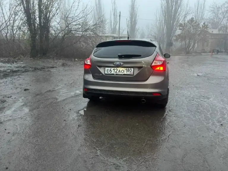 Продам ford фокус 3 2013 г выпуска! Двигатель 2.0 литра (150 сил) не дымит, масло не ест, работает как надо, цепной! Кпп павершифт, листает отлично, плавно! Собственник по документам! Два ключа, штатный электро центральный замок! В технической части все хорошо, работает исправно, во внешней есть нюансы, на скорость и работу не влияют, на их устранения затраты не критичны! Побег 180 тысяч родной! Цена 650000 тторг у капота! По вопросам +79494431486(телеграм, вацап)
📞 Звоните: +7(949)4431486 - фотография - 1