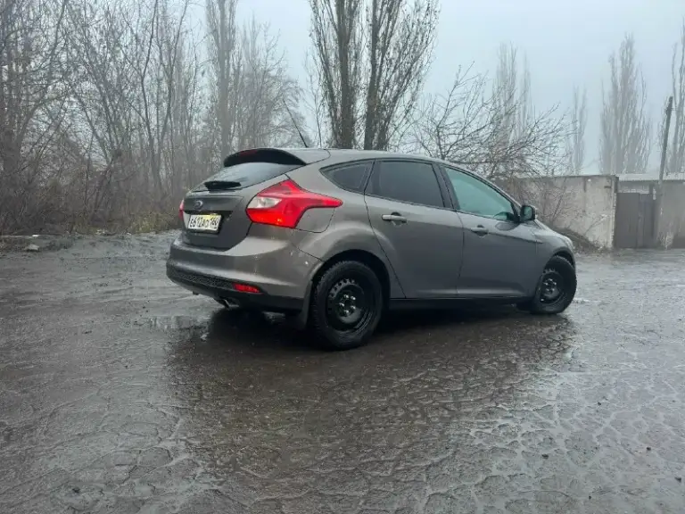 Продам ford фокус 3 2013 г выпуска! Двигатель 2.0 литра (150 сил) не дымит, масло не ест, работает как надо, цепной! Кпп павершифт, листает отлично, плавно! Собственник по документам! Два ключа, штатный электро центральный замок! В технической части все хорошо, работает исправно, во внешней есть нюансы, на скорость и работу не влияют, на их устранения затраты не критичны! Побег 180 тысяч родной! Цена 650000 тторг у капота! По вопросам +79494431486(телеграм, вацап)
📞 Звоните: +7(949)4431486 - фотография - 2