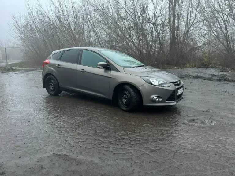 Продам ford фокус 3 2013 г выпуска! Двигатель 2.0 литра (150 сил) не дымит, масло не ест, работает как надо, цепной! Кпп павершифт, листает отлично, плавно! Собственник по документам! Два ключа, штатный электро центральный замок! В технической части все хорошо, работает исправно, во внешней есть нюансы, на скорость и работу не влияют, на их устранения затраты не критичны! Побег 180 тысяч родной! Цена 650000 тторг у капота! По вопросам +79494431486(телеграм, вацап)
📞 Звоните: +7(949)4431486 - фотография - 3