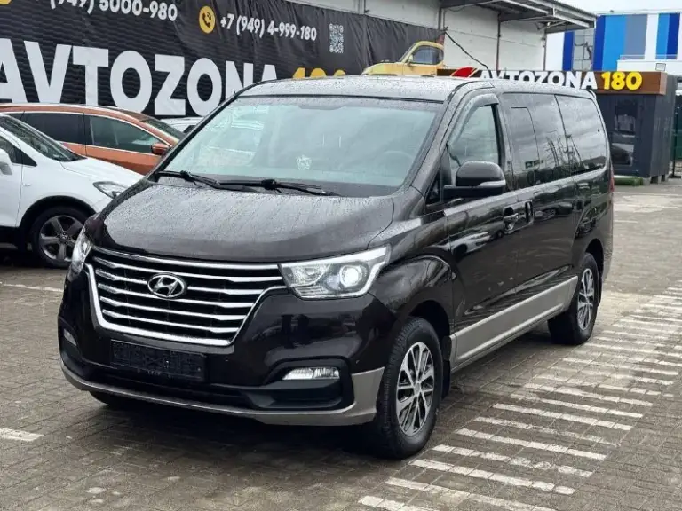 Продам hyundai starex 2018 г.
Двигатель: 2.5 дизель173 л. С.
Цена: 3.700.000 пробег: 110.000
Я 2 владелец ﻿
Полный привод﻿, коробка простой автомат. ﻿ подогревы сидений﻿﻿, кондиционер﻿﻿, мультируль, круиз-контроль, камера заднего вида с меняющимися полосами движения по траектории поворота руля, задние парктроники, бесключевой доступ﻿центральный замок, сигнализация, подушки безопасности (airbag), abs, esp, ﻿акустика, aux, bluetooth, usb, ﻿датчик света и датчик дождя, ﻿оптика линзованная, автомобиль очень комфортный, мягкий, торг уместен, ﻿﻿звоните:+79497141311 - фотография - 2