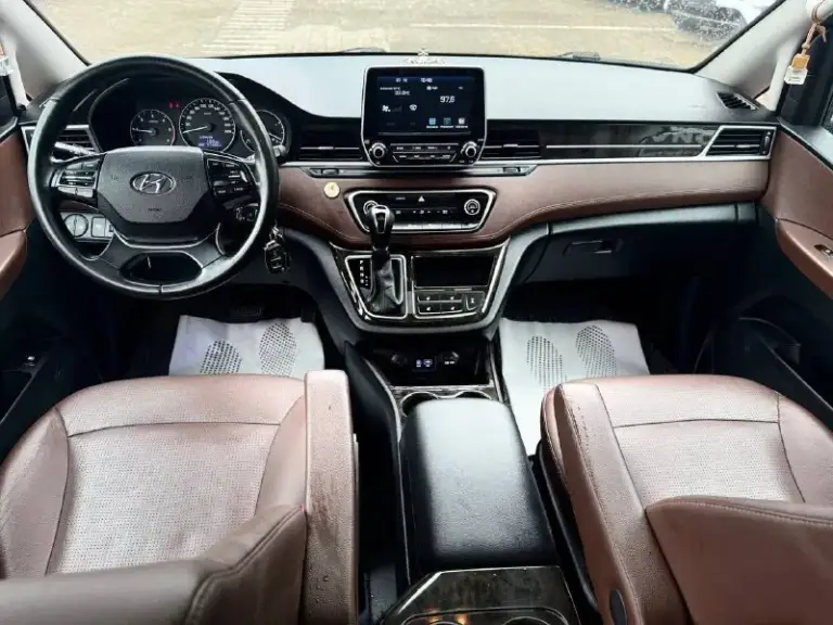 Продам hyundai starex 2018 г.
Двигатель: 2.5 дизель173 л. С.
Цена: 3.700.000 пробег: 110.000
Я 2 владелец ﻿
Полный привод﻿, коробка простой автомат. ﻿ подогревы сидений﻿﻿, кондиционер﻿﻿, мультируль, круиз-контроль, камера заднего вида с меняющимися полосами движения по траектории поворота руля, задние парктроники, бесключевой доступ﻿центральный замок, сигнализация, подушки безопасности (airbag), abs, esp, ﻿акустика, aux, bluetooth, usb, ﻿датчик света и датчик дождя, ﻿оптика линзованная, автомобиль очень комфортный, мягкий, торг уместен, ﻿﻿звоните:+79497141311 - фотография - 7