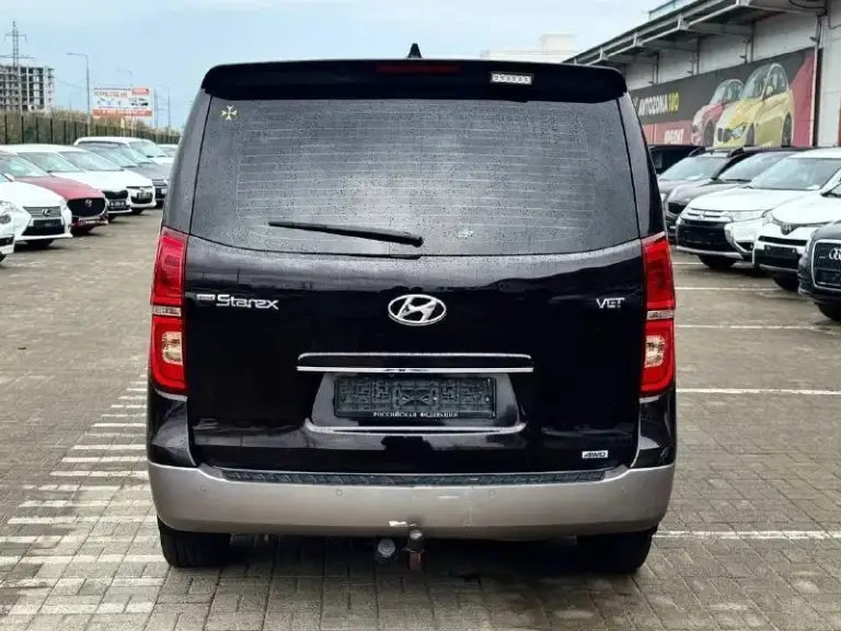 Продам hyundai starex 2018 г. Двигатель: 2.5 дизель173 л. С. Цена: 3.700.000 пробег: 110.000 я 2 владелец ﻿ полный привод﻿, коробка простой автомат. ﻿ подогревы сидений﻿﻿, кондиционер﻿﻿, мультируль, круиз-контроль, камера заднего вида с меняющимися полосами движения по траектории поворота руля, задние парктроники, бесключевой доступ﻿центральный замок, сигнализация, подушки безопасности (airbag), abs, esp, ﻿акустика, aux, bluetooth, usb, ﻿датчик света и датчик дождя, ﻿оптика линзованная, автомобиль очень комфортный, мягкий, торг уместен, ﻿﻿звоните:+79497141311
📞 Звоните: +7(949)7141311 - фотография - 4