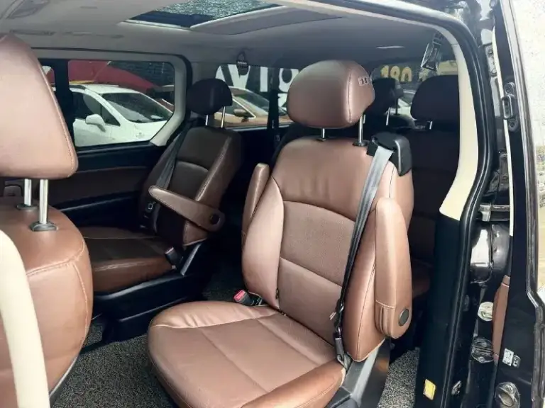 Продам hyundai starex 2018 г. Двигатель: 2.5 дизель173 л. С. Цена: 3.700.000 пробег: 110.000 я 2 владелец ﻿ полный привод﻿, коробка простой автомат. ﻿ подогревы сидений﻿﻿, кондиционер﻿﻿, мультируль, круиз-контроль, камера заднего вида с меняющимися полосами движения по траектории поворота руля, задние парктроники, бесключевой доступ﻿центральный замок, сигнализация, подушки безопасности (airbag), abs, esp, ﻿акустика, aux, bluetooth, usb, ﻿датчик света и датчик дождя, ﻿оптика линзованная, автомобиль очень комфортный, мягкий, торг уместен, ﻿﻿звоните:+79497141311
📞 Звоните: +7(949)7141311 - фотография - 7