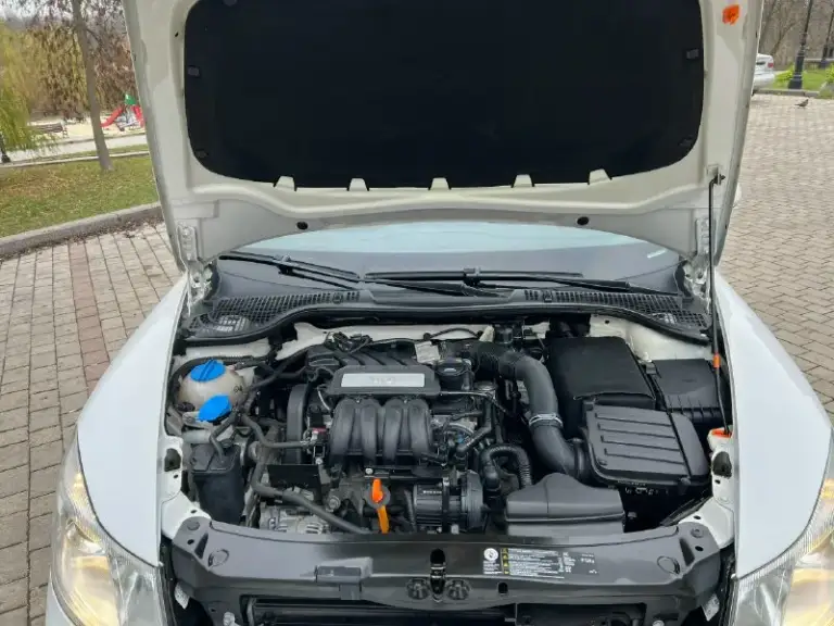Skoda octavia 2012 года выпуска двигатель 1.6 mpi самый обычный коробка механика пробег 88000 км родного не смотаного без единого окраса любые проверки состояние нового автомобиля два ключа сигнализация с обратной с обратной связью зимняя резина все т. О проходила по регламенту цена 1 мл 200 тысяч +7 (949) 520-59-36
📞 Звоните: +7(949)5205936 - фотография - 3