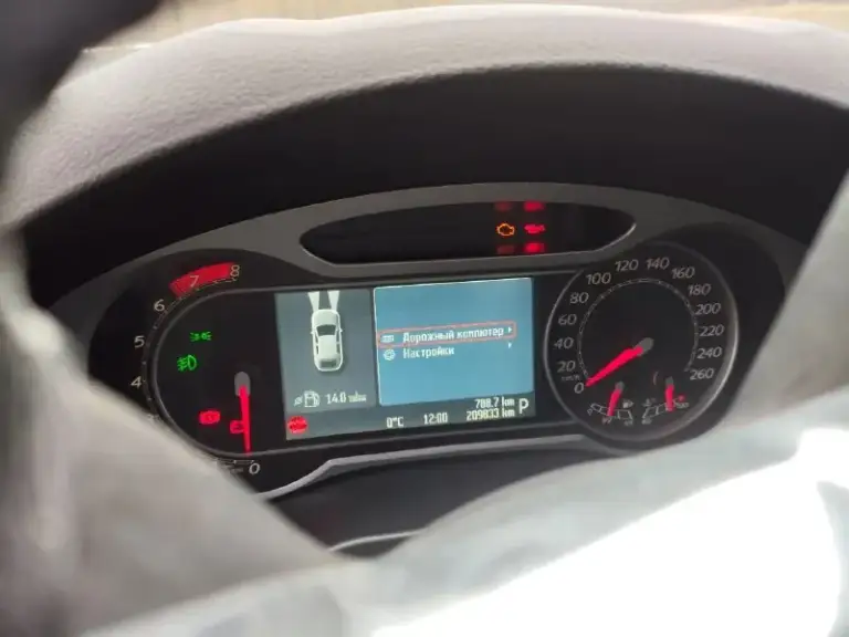 Продам ford mondeo 4, 2009 года выпуска, 2.3 двигатель duratec, акпп 6 ступенчатая aisin tf-81sc, бельгийская сборка. Менее 1000 км назад менял акпп на контракт с пробегом 60к. , заказ наряд имеется. Также были заменены 2 передних рычага, рулевые тяги, задние стойки стабилизатора. Двигатель работает ровно, не троит, обороты не плавают, ошибок нет. По кузову есть сколы, авто не новое. Кости целые, лкп в целом не плохо сохранилось. Срочных вложений не требует. Я хозяин, авто на мне, езжу каждый день. Осмотр в донецке, на боссе. Цена 900 000. +79494814840
📞 Звоните: +7(949)4814840 - фотография - 3