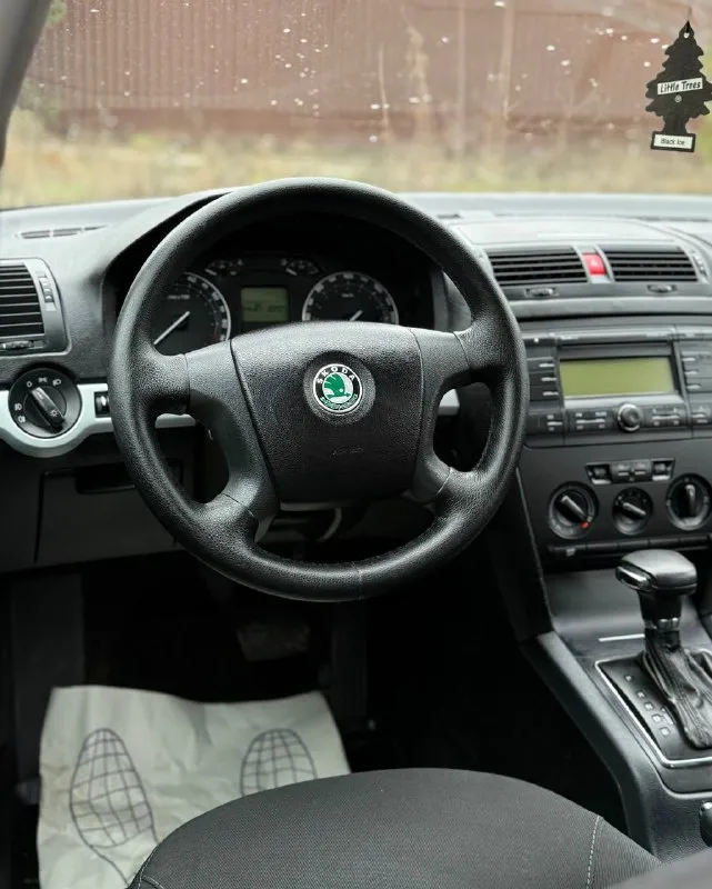 Шкода октавиа а5
2008 Года выпуска
3 Владельца птс оригинал
Мотор 1.6 коробка автомат
По документам полный порядок
По кузову также все в порядке как на фото без рыжиков и прочего
Технически без нариканий
Дно пороги стаканы целые
Все вопросы по телефону
Номер для связи +7 919 896 5615
Также телеграмм +7 919 896 5615
💰Цена 600.000 тысяч рублей - фотография - 10