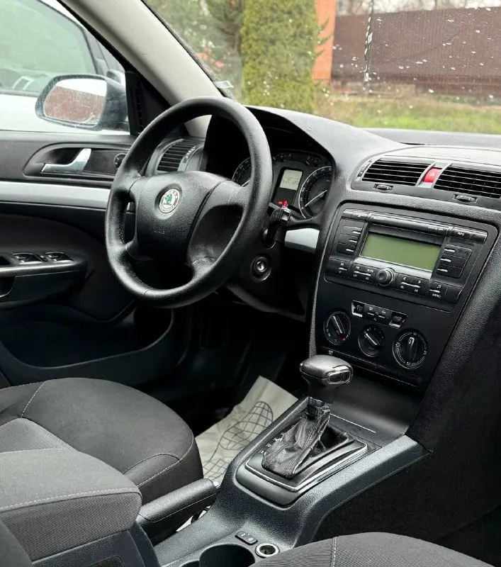 Шкода октавиа а5
2008 Года выпуска
3 Владельца птс оригинал
Мотор 1.6 коробка автомат
По документам полный порядок
По кузову также все в порядке как на фото без рыжиков и прочего
Технически без нариканий
Дно пороги стаканы целые
Все вопросы по телефону
Номер для связи +7 919 896 5615
Также телеграмм +7 919 896 5615
💰Цена 600.000 тысяч рублей - фотография - 8