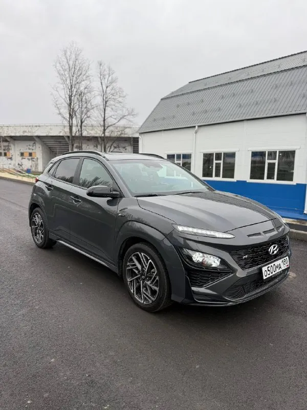 Hyundai kona n line
Год : 2022 месяц 11
Двигатель : 1.6 турбо бензин⛽️
Лошадиных сил: 195 🚀
Привод : передний
Пробег : 62 тысячи километров
Коробка : автомат 🔥
Диски : r 18
Резина : два комплекта
Цвет : нардогрей
Комплектация:
Люк, подогревы сидений
Датчики слепых зон, без ключевой доступ, датчик давления в шинах, датчик дождя, датчик света, помощь при спускание с горы, жидкокристаллическая приборная понель, большая мульт медиа, штатная навигация 🗺️,
Климат контроль, круиз контроль,
Заводится с кнопки и пульта,
Различные режимы езды для двигателя и коробки, мульти руль, помощь в подруливание, система старт / стоп, электро регулировка сидений, линзовая оптика
Так как ( n line )это доп обвес
Черный потолок, черный пластик
Красная строчка по солону,
Другой руль и рукоятка кпп
Передний и задний бампер
Накладки на пороги и двери,
Диски в стиле - n line
Цена : 2.800 🍋
Гос номер в подарок
О 500 ма 180
Донецк
Александр
+7 (949) 392-66-28
📞 Звоните: +7(949)3926628 - фотография - 2