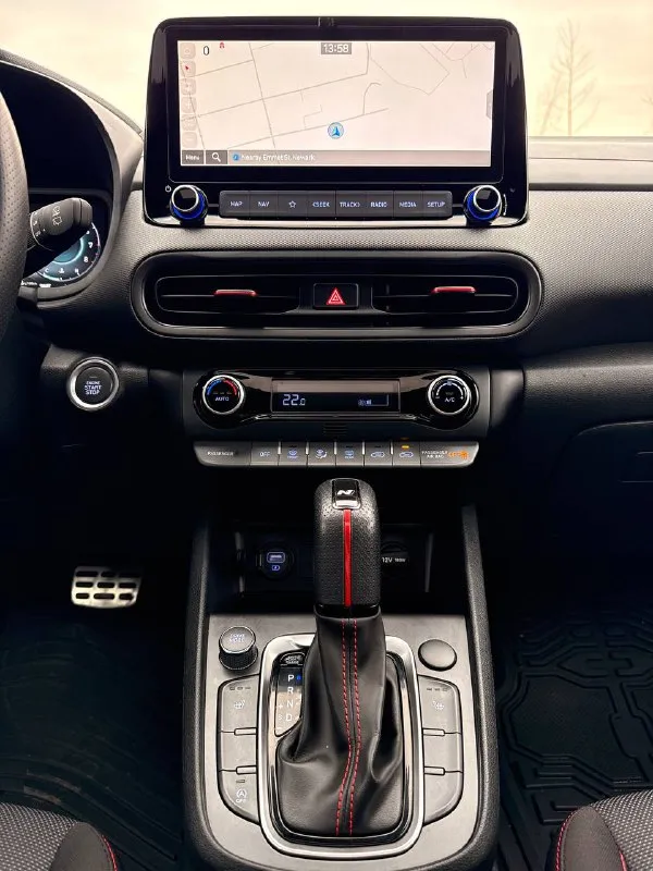 Hyundai kona n line
Год : 2022 месяц 11
Двигатель : 1.6 турбо бензин⛽️
Лошадиных сил: 195 🚀
Привод : передний
Пробег : 62 тысячи километров
Коробка : автомат 🔥
Диски : r 18
Резина : два комплекта
Цвет : нардогрей
Комплектация:
Люк, подогревы сидений
Датчики слепых зон, без ключевой доступ, датчик давления в шинах, датчик дождя, датчик света, помощь при спускание с горы, жидкокристаллическая приборная понель, большая мульт медиа, штатная навигация 🗺️,
Климат контроль, круиз контроль,
Заводится с кнопки и пульта,
Различные режимы езды для двигателя и коробки, мульти руль, помощь в подруливание, система старт / стоп, электро регулировка сидений, линзовая оптика
Так как ( n line )это доп обвес
Черный потолок, черный пластик
Красная строчка по солону,
Другой руль и рукоятка кпп
Передний и задний бампер
Накладки на пороги и двери,
Диски в стиле - n line
Цена : 2.800 🍋
Гос номер в подарок
О 500 ма 180
Донецк
Александр
+7 (949) 392-66-28
📞 Звоните: +7(949)3926628 - фотография - 9