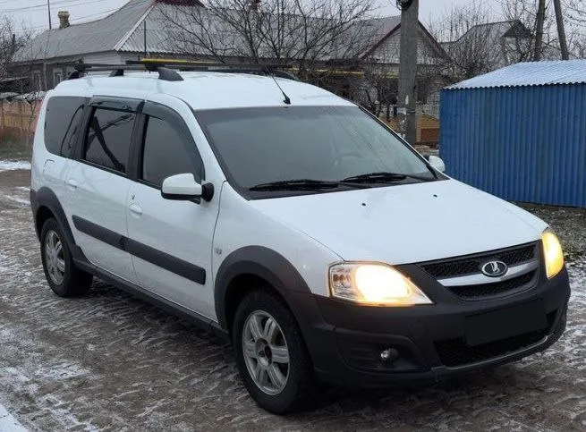 Продам семейный автомобиль,
Lada largus gross 2018г.
Автомобиль в отличнейшем состоянии, абсолютно не требует вложений!
Пробег оригинальный 147т.
У автомобиля 1 владелец за всю историю эксплуатации,
Автотека зеленая.
Кузов в хорошем состоянии,
Без дефектов,
Выглядит превосходно,
Все герметики и швы завод!
Оригинальное остекление!
Двигатель 1.6 16v 127,
Работает прекрасно!
Ровненько и тихо!
Без посторонних звуков!
Масло не берет.
Кпп переключается плавно, без хрустов и вылетов!
Ходовая часть на 5/5,
Абсолютно нету никаких стуков и тому подобного!
По комплектации:
Кондиционер, abs,
4Эл. Стеклоподъемники,
Электро усилитель руля,
Подогрев сидений,
И много прочего.
Оформление в мрэо без проблем!
Ценник 895.000т торг.
Тел: +79493235386 - фотография - 2