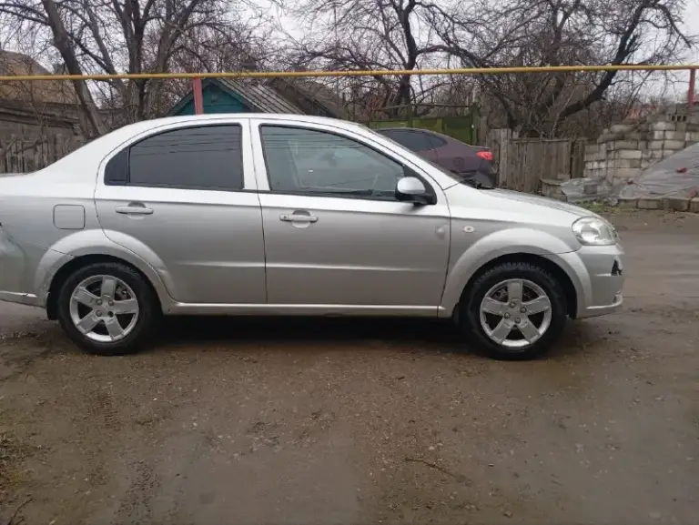Продам chevrolet авео 2008 г. В. Двигатель 1.2, пробег 221000 км. Экономичный и надёжный авто. По кузову имеются не значительные дефекты, на фото видно. В авто есть: гидроусилитель руля, кондиционер, абс, электростеклоподъемники, две подушки безопасности, встроенная заводская магнитола с акустикой, центральный замок, два комплекта резины (зима, лето), два ключа. Цена 340000 руб. Мариуполь. +79491025119
📲 Tg: 30255
📞 Звоните: +7(949)1025119 - фотография - 2