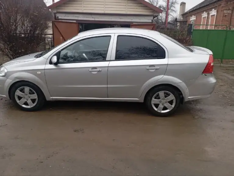 Продам chevrolet авео 2008 г. В. Двигатель 1.2, пробег 221000 км. Экономичный и надёжный авто. По кузову имеются не значительные дефекты, на фото видно. В авто есть: гидроусилитель руля, кондиционер, абс, электростеклоподъемники, две подушки безопасности, встроенная заводская магнитола с акустикой, центральный замок, два комплекта резины (зима, лето), два ключа. Цена 340000 руб. Мариуполь. +79491025119
📲 Tg: 30255
📞 Звоните: +7(949)1025119 - фотография - 3