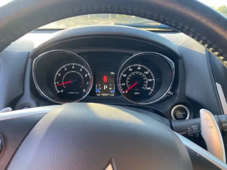 Продам mitsubishi аутлендер спорт 2014г. В хорошем состоянии, в хорошей комплектации:электрорегулировка сидений, 4есп, подогревы передних сидений, кондиционер, круиз контроль, кнопка старт/стоп, под рулевые лепестки, подключаемый полный привод, абс, стоит хороший свет, хорошая музыка с сабвуфером. Машина полностью обслужена, полная замена масла в коробке, масло в двигателе менялось каждые 6-7 тыс. , в июне полировка и нанесение керамики на кузов, 2 комплекта 18 резины. Цена: 1.399.000₽ все вопросы по +79494682440 светлана.
📞 Звоните: +7(949)4682440 - фотография - 4