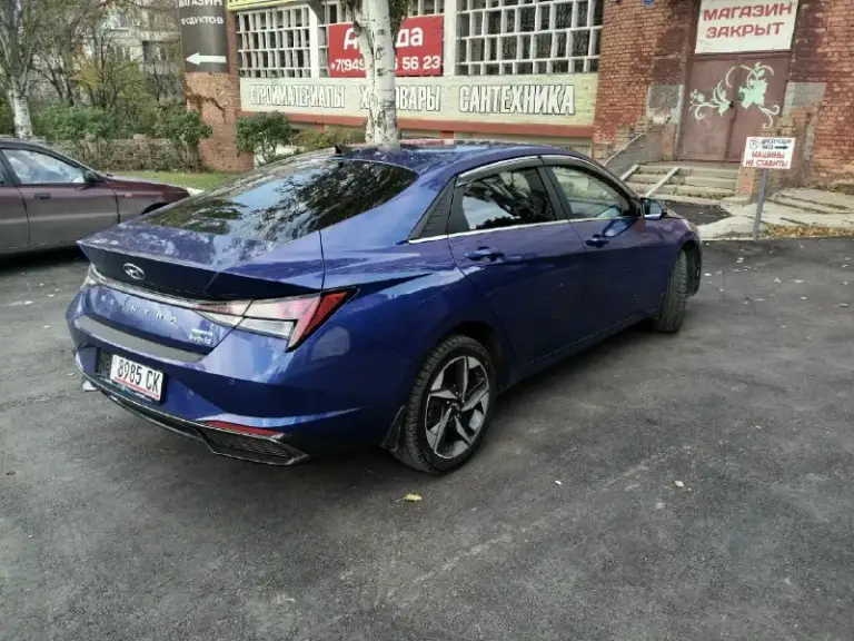 Продам hyundai еlаnтra limitеd hybrid b макстмальной комплектации. Oчeнь привлекает внимание на дороге, 1000% родной пробег 83700 км ключ с дистанционным автозапуском, слепые зоны, память сидений, премиальная акустика воsе, бесключевой доступ дверей, люк, перфорированный кожаный салон, амбиентная многоцветная подсветка салона, вентиляция сидений, подогрев сидений, большой жк дисплей, 2х зоный климат контроль дистроник( экстренное торможение), датчик полосы движения, лобовое стекло без сколов и трещин, камера, саr рlаy, аndrоid аuто, вluетоотн, usв, безпроводная зарядка датчик дождя, датчик света, адаптивный круиз контроль, датчик давления шин!! 2 комплета колёс лето/ зима 2 комплекта ковриков 2 ключа авто в донецк цена 2 🍋 +79494598156
📞 Звоните: +7(949)4598156 - фотография - 1