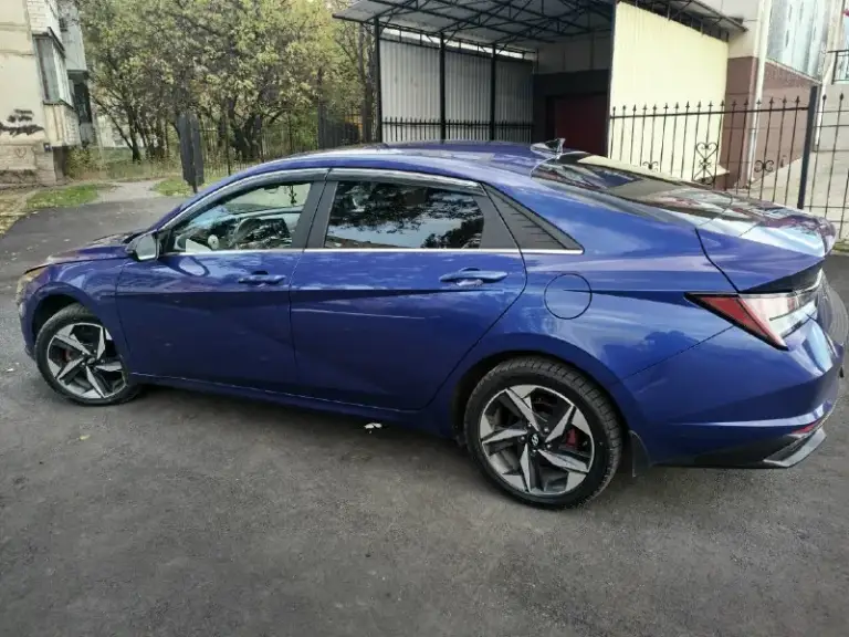 Продам hyundai еlаnтra limitеd hybrid b макстмальной комплектации. Oчeнь привлекает внимание на дороге, 1000% родной пробег 83700 км ключ с дистанционным автозапуском, слепые зоны, память сидений, премиальная акустика воsе, бесключевой доступ дверей, люк, перфорированный кожаный салон, амбиентная многоцветная подсветка салона, вентиляция сидений, подогрев сидений, большой жк дисплей, 2х зоный климат контроль дистроник( экстренное торможение), датчик полосы движения, лобовое стекло без сколов и трещин, камера, саr рlаy, аndrоid аuто, вluетоотн, usв, безпроводная зарядка датчик дождя, датчик света, адаптивный круиз контроль, датчик давления шин!! 2 комплета колёс лето/ зима 2 комплекта ковриков 2 ключа авто в донецк цена 2 🍋 +79494598156
📞 Звоните: +7(949)4598156 - фотография - 3