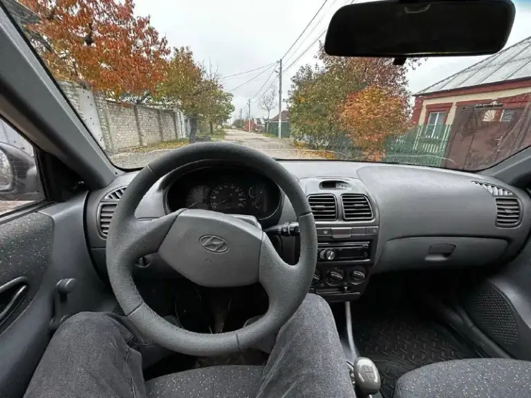 Продам hyundai accent:
- 2006 Года выпуска;
- Родной пробег 212000 километров;
- 1 Хозяин;
- Весь в родном окрасе;
- 5-Ступенчатая мкпп;
- 1.5 16 Клапанный двигатель g4ec;
Комплектация мт1:
— Гур;
— Кондиционер;
— Обогрев заднего стекла;

По машине есть не значительные моменты по лкп, это вздутия и рыжики на задних арках, без дыр! Не большие царапины по бамперам, не критично, трещинка на лобовом стекле. Стекла в круг родные кроме лобового, авто без, дтп родной окрас, по двигателю и коробке никаких нареканий нет, не дымит, не троит, не стучит, полностью обслужен и готов к эксплуатации. Кондиционер заправлен, холодит, все функции авто рабочие. Ходовая и днище в отличнейшем состоянии, по технике в идеальном состоянии.

🙎🏻‍♂️ @Daparts180
📞 +79497427681 Данил
Цена 440.000 торг у капота. - фотография - 6