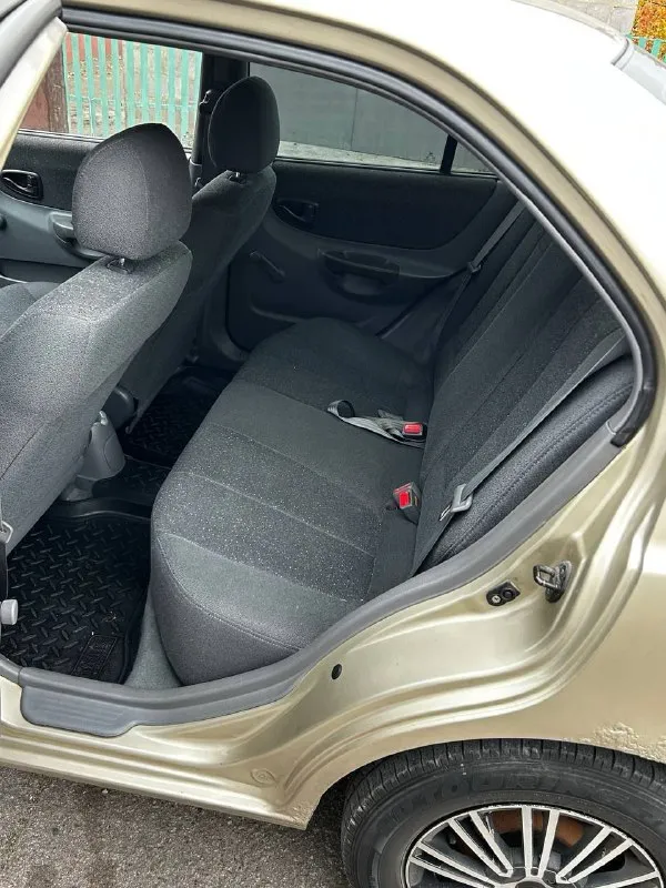 Продам hyundai accent:
- 2006 Года выпуска;
- Родной пробег 212000 километров;
- 1 Хозяин;
- Весь в родном окрасе;
- 5-Ступенчатая мкпп;
- 1.5 16 Клапанный двигатель g4ec;
Комплектация мт1:
— Гур;
— Кондиционер;
— Обогрев заднего стекла;

По машине есть не значительные моменты по лкп, это вздутия и рыжики на задних арках, без дыр! Не большие царапины по бамперам, не критично, трещинка на лобовом стекле. Стекла в круг родные кроме лобового, авто без, дтп родной окрас, по двигателю и коробке никаких нареканий нет, не дымит, не троит, не стучит, полностью обслужен и готов к эксплуатации. Кондиционер заправлен, холодит, все функции авто рабочие. Ходовая и днище в отличнейшем состоянии, по технике в идеальном состоянии.

🙎🏻‍♂️ @Daparts180
📞 +79497427681 Данил
Цена 440.000 торг у капота. - фотография - 7