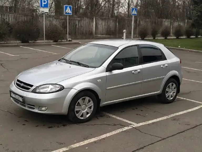 Продам chevrolet lacetti корейская сборка!
2005 Г. В.
На полном ходу!
Двигатель 1.4 бензин, мкпп
Пробег: 209 тыс
Гур, электростеклоподъемники, кондиционер, сигнализация, 2 ключа.
С документами порядок, постоянный рф учет.
Цена: 385 тыс рублей
Г. Донецк
+79493690225 - фотография - 3