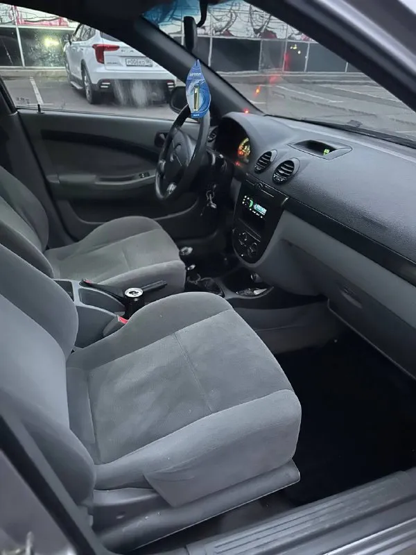 Продам chevrolet lacetti корейская сборка!
2005 Г. В.
На полном ходу!
Двигатель 1.4 бензин, мкпп
Пробег: 209 тыс
Гур, электростеклоподъемники, кондиционер, сигнализация, 2 ключа.
С документами порядок, постоянный рф учет.
Цена: 385 тыс рублей
Г. Донецк
+79493690225 - фотография - 7