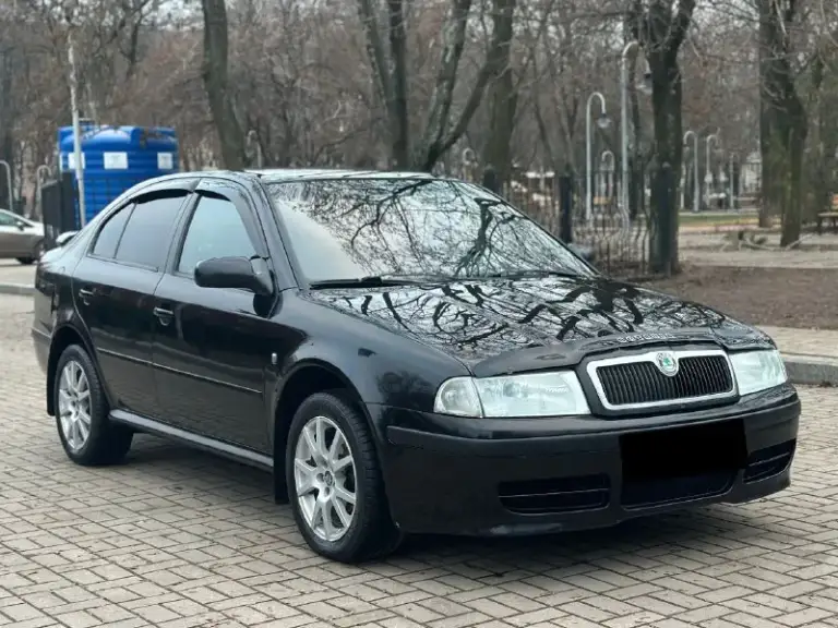 Продам skoda octavia tour 2007 1.6
Автомобиль в отличном состоянии без дефектов (гнили, коррозии, ржавчин. )
Двигатель работает отлично не дымит не троит
Коробка без нареканий
Ходовая часть вся перебрана без вложений
Днище пороги абсолютно целое без дыр и тд.
По электрике работает все.
Без дтп.

Комплектация:кондиционер, усилитель руля (гур), центральный замок, остекление все родные,
Птс оригинал, электрорегулируемые зеркала, обогрев зеркал, передние электростеклоподъёмники, подогрев сидений,
Регулировка рулевой колонки, регулировка сидений по высоте, андроид магнитола хорошая акустика aux bluetooth, очень вместительный багажник, подушка безопасности airbag, зимняя резина в комплекте, сервисные книги, остальные вопросы по телефону, возможно продажа в кредит.
Переоформление по дкп или в мрэо.
Цена:625.000
+79494401992
+79494501154 - фотография - 2