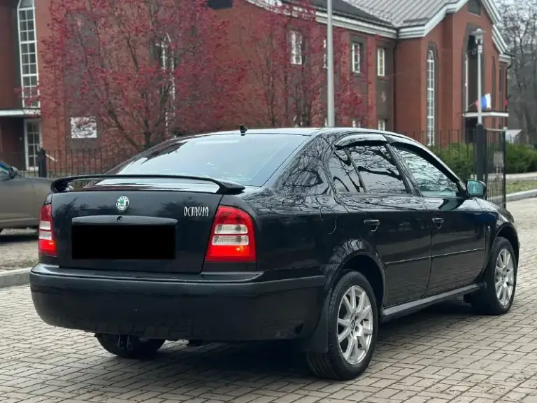 Продам skoda octavia tour 2007 1.6
Автомобиль в отличном состоянии без дефектов (гнили, коррозии, ржавчин. )
Двигатель работает отлично не дымит не троит
Коробка без нареканий
Ходовая часть вся перебрана без вложений
Днище пороги абсолютно целое без дыр и тд.
По электрике работает все.
Без дтп.

Комплектация:кондиционер, усилитель руля (гур), центральный замок, остекление все родные,
Птс оригинал, электрорегулируемые зеркала, обогрев зеркал, передние электростеклоподъёмники, подогрев сидений,
Регулировка рулевой колонки, регулировка сидений по высоте, андроид магнитола хорошая акустика aux bluetooth, очень вместительный багажник, подушка безопасности airbag, зимняя резина в комплекте, сервисные книги, остальные вопросы по телефону, возможно продажа в кредит.
Переоформление по дкп или в мрэо.
Цена:625.000
+79494401992
+79494501154 - фотография - 4