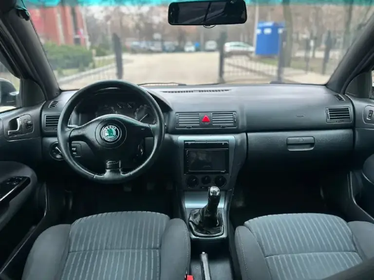 Продам skoda octavia tour 2007 1.6
Автомобиль в отличном состоянии без дефектов (гнили, коррозии, ржавчин. )
Двигатель работает отлично не дымит не троит
Коробка без нареканий
Ходовая часть вся перебрана без вложений
Днище пороги абсолютно целое без дыр и тд.
По электрике работает все.
Без дтп.

Комплектация:кондиционер, усилитель руля (гур), центральный замок, остекление все родные,
Птс оригинал, электрорегулируемые зеркала, обогрев зеркал, передние электростеклоподъёмники, подогрев сидений,
Регулировка рулевой колонки, регулировка сидений по высоте, андроид магнитола хорошая акустика aux bluetooth, очень вместительный багажник, подушка безопасности airbag, зимняя резина в комплекте, сервисные книги, остальные вопросы по телефону, возможно продажа в кредит.
Переоформление по дкп или в мрэо.
Цена:625.000
+79494401992
+79494501154 - фотография - 5