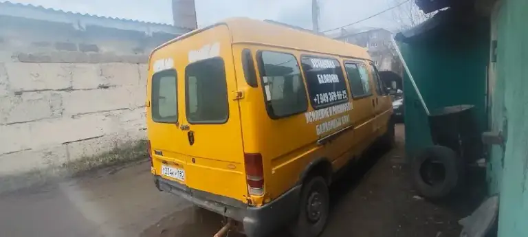 Продам ford транзит 1998 год 2.0 бензин под восстановление двигателя что с ним в душе не знаю, первоначально родной движок стуканул, купил донора, на доноре поменяли на новое, вкладыши шатунные, вкладыши коренные, кольца на поршнях, маслосьемные колечки притерли клапана, все прокладки новые. Цепь грм и цепь масло насоса новые, дмрв, датчик холостого хода, датчик коленвала также новое. Все должно заработать было, но чот пошло нет так несколько раз завелась, но машина троила. На следущий день уже запустить не смогли, искать причину устал поэтому продаю как есть. , по ходовой части все хорошо все меняли весной, коробка пяти ступка без проблем сцепление менял в месте с ходовкой, трос сцепление лежит новый не успел поменять. .по кузову как и у всех фордов по фото видно, рессоры усилены грузоподъёмность хорошая. Резина зад новая, перед сезон доходит. По документам машина на рф учёте на мне собственник в машину вписан газ и фаркоп. Родной движок также отдам в разобранном виде.
📞 Звоните: +7(949)3696625 - фотография - 2