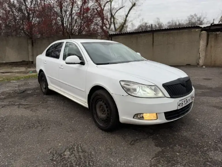 Продаётся skoda octavia a5 (2011 г. )
Отличный автомобиль в надёжном исполнении — надёжный выбор для повседневных поездок и дальних путешествий!
Основные характеристики:
* Год выпуска: 2011
* Двигатель: 1,8 л турбо
* Коробка передач: акпп dsg‑7 (без проблем)
Комплектация:
* Полный мультируль
* Двухзонный климат‑контроль
* Датчик света
* Датчик дождя
* Круиз‑контроль
* Подогрев передних сидений
* Подогрев задних сидений
* Парктроники
Колёса и резина:
* Зима: штампованные диски 16′′
* Лето: диски 17′′ от audi
* 2 Комплекта резины
Цена: 750 000 руб.
Контакт для связи: телефон: +79493152797 - фотография - 3