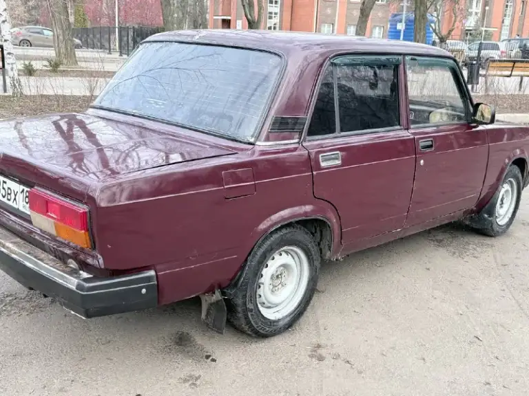 Ваз 2107 2008год инжектор 175т руб
Автомобиль местный покупался новым в донецке
Не гнилая
На отличном ходу
Коробка без нареканий!
Документы в порядке птс один хозяин
Донецк
До нового года цена
175.000Р
+79494143810
📲 Tg: н н
📞 Звоните: +7(949)4143810 - фотография - 4