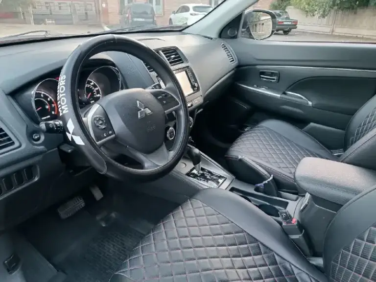 💵Цена 1.500.000 ₽🔥🔥🔥
Mitsubishi outlander sport
📅Год выпуска 2018
❤Двигатель 2.0 бензин
🐌Пробег 65000 миль (пробег реальный)
⚙Передний привод
Трансмиссия : # (есть спорт режим)
Электро усилитель руля
Электро стеклоподъёмники передние, задние
Электропривод зеркал
Обогрев заднего стекла, дворник.
Однозонный климат-контроль
Круиз контроль
Монитор 2din
Камера заднего вида
Мульти руль
Bluetooth, usb
Автосигнализация starline с автозапуском
Обработанное дно
Литые диски r18 на летней резине + зимняя резина
Чистый ухоженный салон
Автомобиль в хорошем состоянии.
С документами все в порядке, я хозяин.
☎Тел +7949-306-96-35
📲 Tg: @fedor1936
📞 Звоните: +7(949)3069635 - фотография - 2