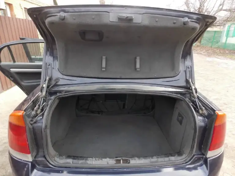 Цена 310 тыс. Рубл. Срочная продажа живой opel вектра 2003 года выпуска, на полном ходу, объем двигателя 1.8 куб. , документы в порядке. Причина продажи, покупался как подменный, в данный момент стоит без дела. Кузов в хорошем состоянии на "4", все таки 22 года автомобилю. Красить ничего не надо, цена дырявой приоры. Двигатель не дымит, ходовая, мкпп в порядке. Подробнее по телефону: +79490865284.место нахождения г. Иловайск
📞 Звоните: +7(949)0865284 - фотография - 6