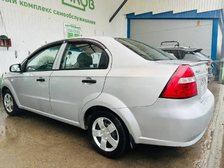Продается chevrolet aveo t 250.2009 г выпуска
Покупалась и первая регистрация в 2010 г
Мотор 1.4 101 лс без теплообменика
Работает мотор изумительно не дымит не троит
Пробег 135 т. Км. Подтвержденный автотекой
Авто без дтп без расчетов и выплат
Кузов без коррозии без гнили
Днище пороги без гнилых мест
Авто без каких либо вложений
Все то пройдены
Замена ремня грм с помпой и роликами была 5 т, назад также заменены масла фильтра антифриз
Установлена зимняя резина
Салон чистый не рваный
Под капотка также в отличном состоянии
Все номера на авто читаются
Номер мотора вин код
На учет встанет без проблем
Авто ростовская была в одной семьи была перерегистрация в кругу семьи
Цена 535 т
+79498313052
+79604471800 Телеграмм ватсап имо - фотография - 1