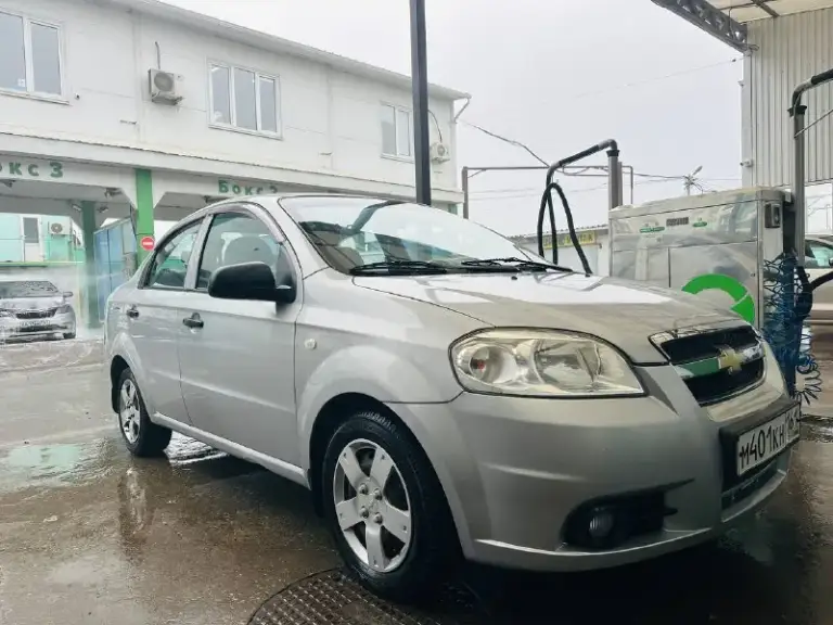 Продается chevrolet aveo t 250.2009 г выпуска
Покупалась и первая регистрация в 2010 г
Мотор 1.4 101 лс без теплообменика
Работает мотор изумительно не дымит не троит
Пробег 135 т. Км. Подтвержденный автотекой
Авто без дтп без расчетов и выплат
Кузов без коррозии без гнили
Днище пороги без гнилых мест
Авто без каких либо вложений
Все то пройдены
Замена ремня грм с помпой и роликами была 5 т, назад также заменены масла фильтра антифриз
Установлена зимняя резина
Салон чистый не рваный
Под капотка также в отличном состоянии
Все номера на авто читаются
Номер мотора вин код
На учет встанет без проблем
Авто ростовская была в одной семьи была перерегистрация в кругу семьи
Цена 535 т
+79498313052
+79604471800 Телеграмм ватсап имо - фотография - 4