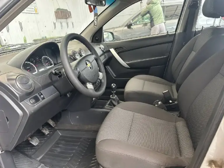 Продается chevrolet aveo t 250.2009 г выпуска
Покупалась и первая регистрация в 2010 г
Мотор 1.4 101 лс без теплообменика
Работает мотор изумительно не дымит не троит
Пробег 135 т. Км. Подтвержденный автотекой
Авто без дтп без расчетов и выплат
Кузов без коррозии без гнили
Днище пороги без гнилых мест
Авто без каких либо вложений
Все то пройдены
Замена ремня грм с помпой и роликами была 5 т, назад также заменены масла фильтра антифриз
Установлена зимняя резина
Салон чистый не рваный
Под капотка также в отличном состоянии
Все номера на авто читаются
Номер мотора вин код
На учет встанет без проблем
Авто ростовская была в одной семьи была перерегистрация в кругу семьи
Цена 535 т
+79498313052
+79604471800 Телеграмм ватсап имо - фотография - 8