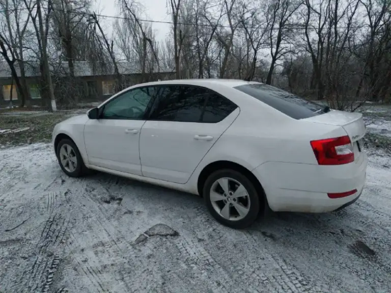 Skoda octavia a7 год выпуска: 2013 родной пробег автомобиля: 190 тыс. Км : 1.8 турбо ( 180 л. С ) коробка: автомат (dsg) комплектация: мультируль, штатная мультимедиа, круиз контроль, климат контроль, подогрев передних и задних сидений, розетка 220, 4 эл. Стеклоподъемника. Обслуживал своевременно, ходовая часть без нареканий. И коробка работают отлично. Цена: 1.500.000 тыс. Руб. Торг присутствует. Автомобиль находится в шахтёрске. Обращаться по номеру: +79493681873
📞 Звоните: +7(949)3681873 - фотография - 3