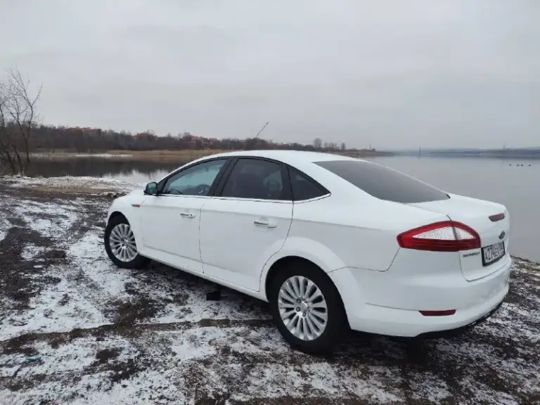 Продам ford mondeo 4, 2009 года выпуска, 2.3 двигатель duratec 161 л. С. , акпп 6 ступенчатая aisin tf-81sc, бельгийская сборка. Менее 1000 км назад менял акпп на контракт с пробегом 60к. Также были заменены 2 передних рычага, рулевые тяги, задние стойки стабилизатора, заменены подушки двигателя и акпп. Двигатель работает ровно, не троит, обороты не плавают, ошибок нет. Двухзонный климат, подогрев сидений, подогрев лобового. По кузову есть сколы, авто не новое. Кости целые, лкп в целом не плохо сохранилось. Срочных вложений не требует. Комплект лета в подарок, на сезон хватит. Я хозяин, авто на мне, езжу каждый день. Осмотр в донецке, на боссе. Любые проверки за ваш счёт. Цена 900 000. На недостатки скину. +79494814840
📲 Tg: @c_hania
📞 Звоните: +7(949)4814840 - фотография - 3