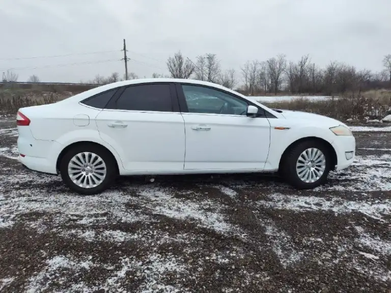 Продам ford mondeo 4, 2009 года выпуска, 2.3 двигатель duratec 161 л. С. , акпп 6 ступенчатая aisin tf-81sc, бельгийская сборка. Менее 1000 км назад менял акпп на контракт с пробегом 60к. Также были заменены 2 передних рычага, рулевые тяги, задние стойки стабилизатора, заменены подушки двигателя и акпп. Двигатель работает ровно, не троит, обороты не плавают, ошибок нет. Двухзонный климат, подогрев сидений, подогрев лобового. По кузову есть сколы, авто не новое. Кости целые, лкп в целом не плохо сохранилось. Срочных вложений не требует. Комплект лета в подарок, на сезон хватит. Я хозяин, авто на мне, езжу каждый день. Осмотр в донецке, на боссе. Любые проверки за ваш счёт. Цена 900 000. На недостатки скину. +79494814840
📲 Tg: @c_hania
📞 Звоните: +7(949)4814840 - фотография - 4