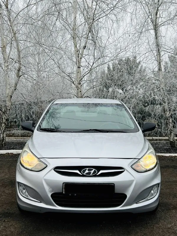Продам машину hyundai solaris 2011 года выпуска. Автомобиль технически полностью в исправном состоянии, на уверенном ходу. Двигатель 1.6 бензин, не дымит/не троит, едет отлично. Коробка механика. Ходовая часть автомобиля всегда своевременно обслуживается, без каких либо посторонних шумов. Стоит хорошая зимняя резина, также установлена андройд магнитола, один владелец, кондиционер в исправном состоянии. Днище, пороги, арки все целое. За автомобиль уверен, будет ездить и радовать нового владельца.
Цена: 570.000₽ готов сделать скидку у капота.
Звоните: +79494347073 - фотография - 2